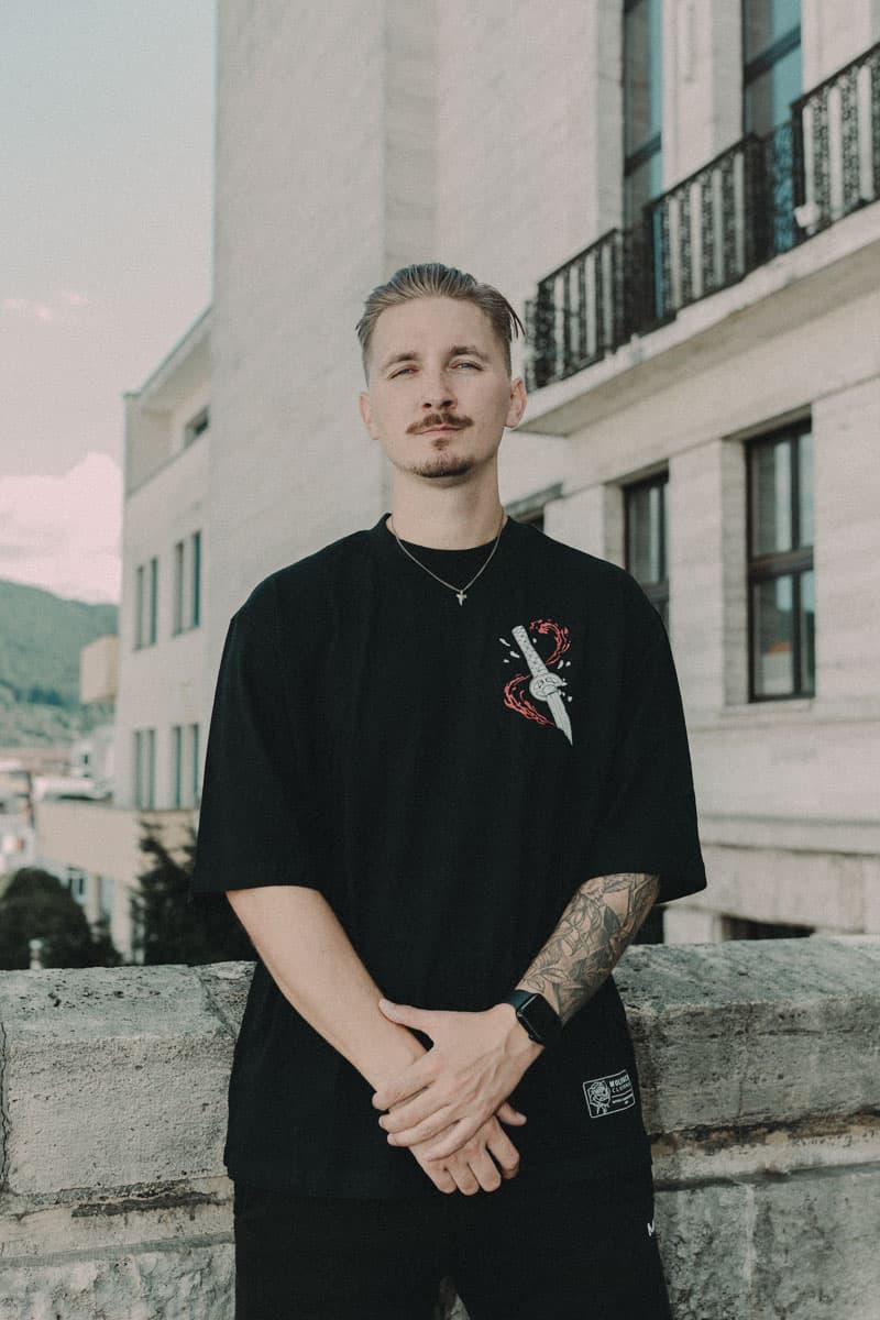 RYU OVERSIZED TEE UNISEX image 4