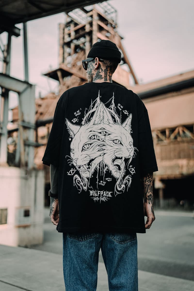 THE MOON OVERSIZED TEE UNISEX image 2