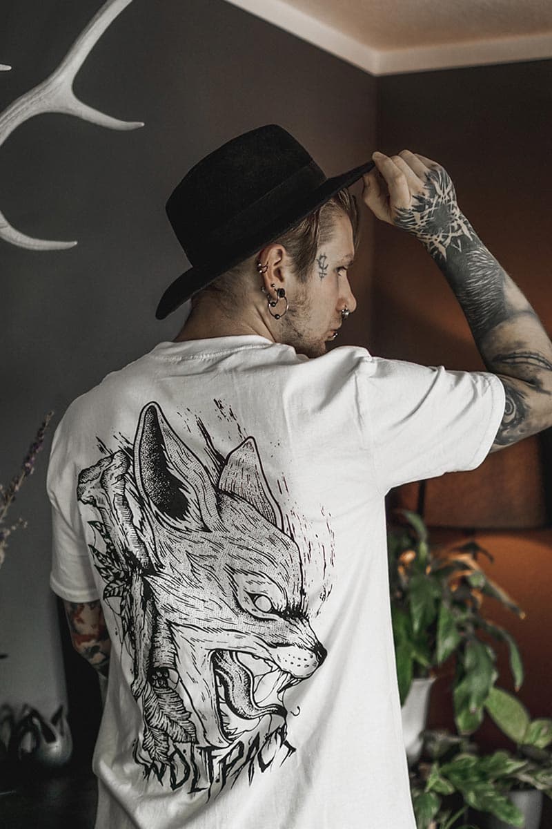 White t-shirt with FOX SPIRIT TEE UNISEX print - Wolfpack Clothing