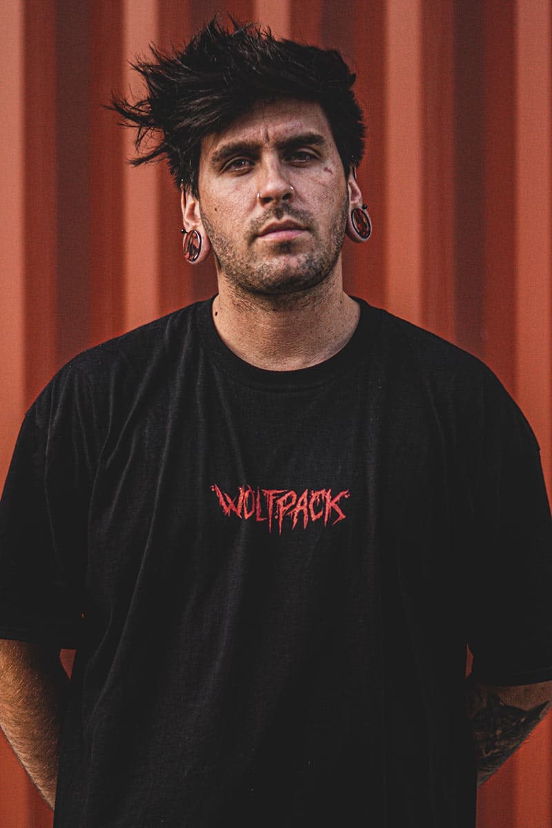 Black/red t-shirt with FOX SPIRIT TEE UNISEX print - Wolfpack Clothing