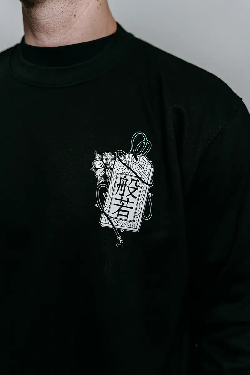 HANNYA CREWNECK UNISEX image 4 HANNYA CREWNECK UNISEX image 4