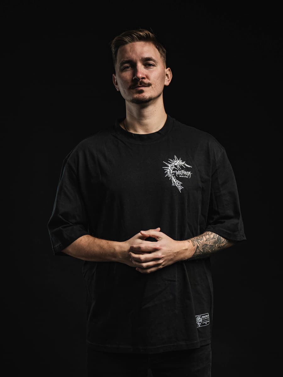 BLOOD BITE OVERSIZED TEE UNISEX 2.0 image 4 BLOOD BITE OVERSIZED TEE UNISEX 2.0 image 4