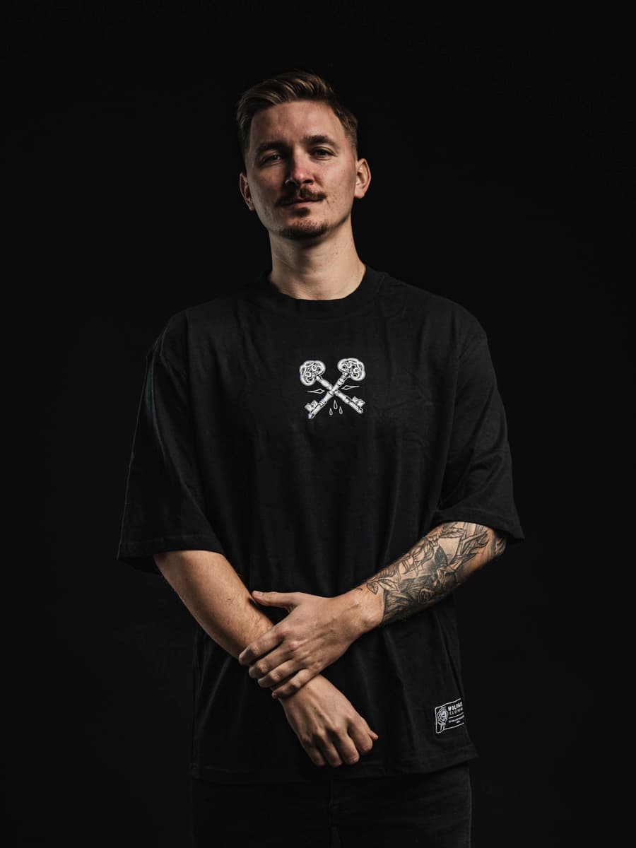 NIGHT OWL OVERSIZED TEE UNISEX image 4 NIGHT OWL OVERSIZED TEE UNISEX image 4