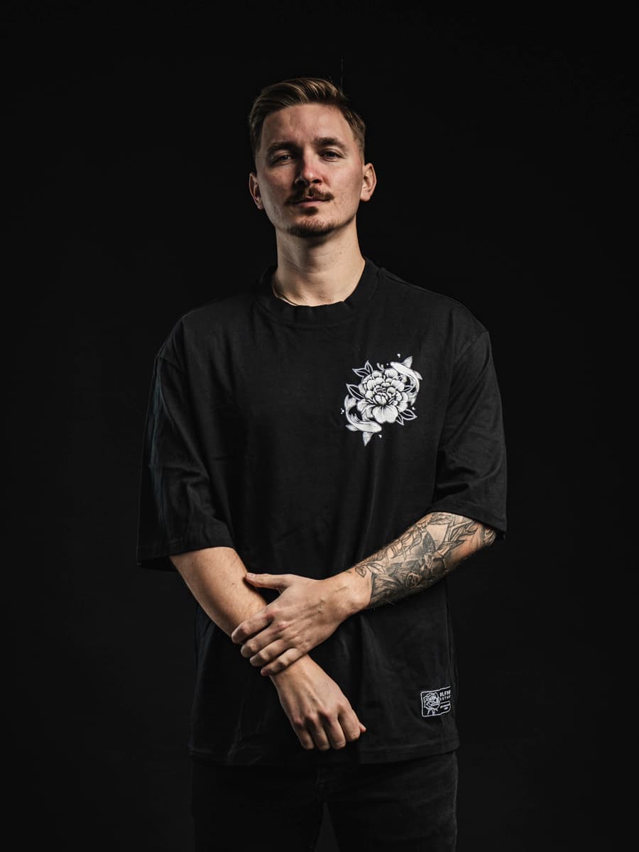 NISHIKIGOI OVERSIZED TEE UNISEX image 5 NISHIKIGOI OVERSIZED TEE UNISEX image 5