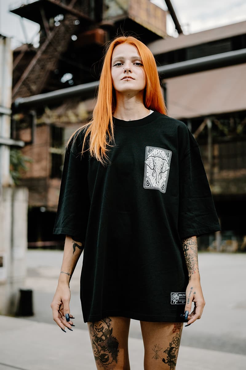ROYAL TUSKS OVERSIZED TEE UNISEX image 4 ROYAL TUSKS OVERSIZED TEE UNISEX image 4