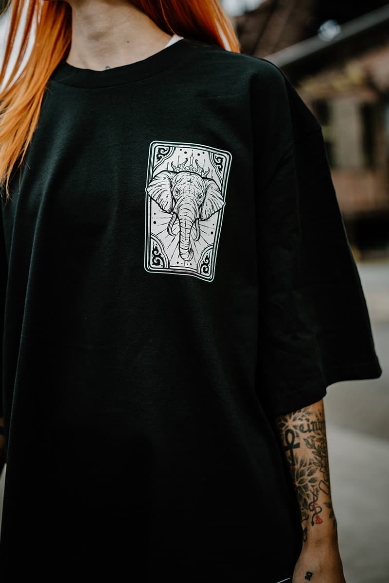 ROYAL TUSKS OVERSIZED TEE UNISEX image 5 ROYAL TUSKS OVERSIZED TEE UNISEX image 5