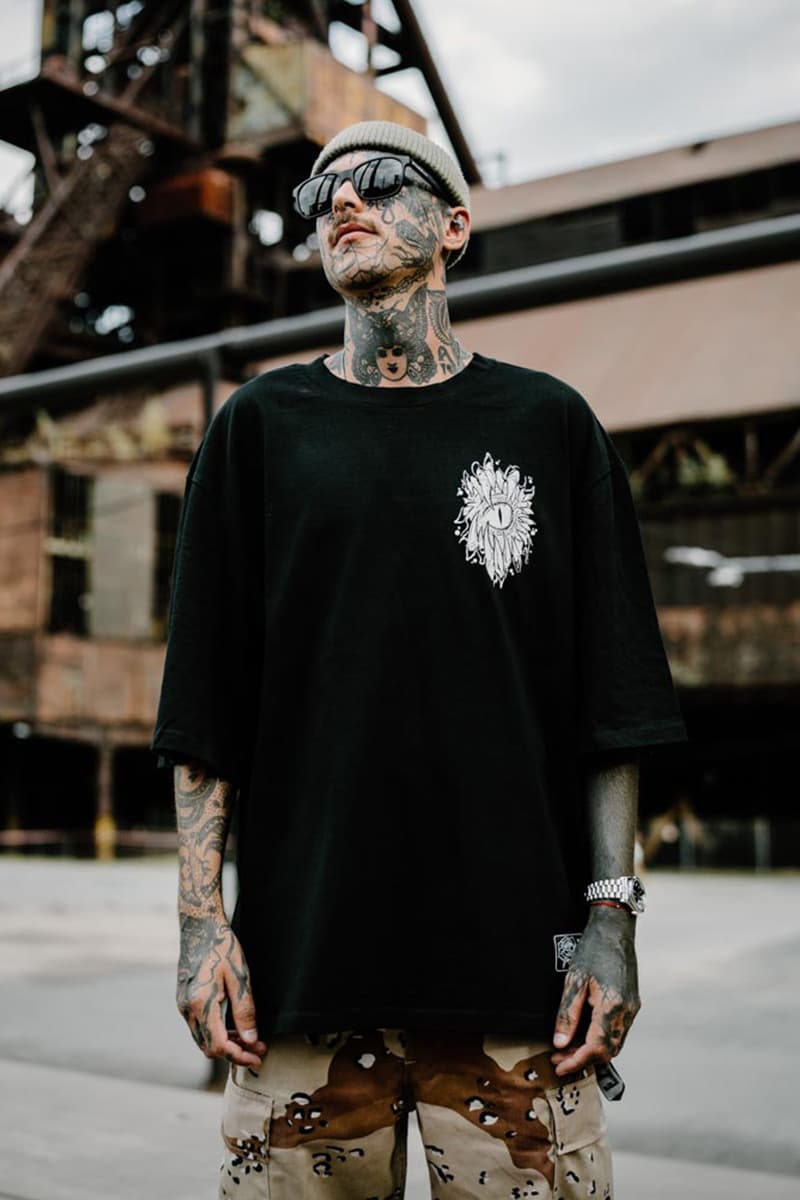 SCALES & SILENCE OVERSIZED TEE UNISEX image 4 SCALES & SILENCE OVERSIZED TEE UNISEX image 4