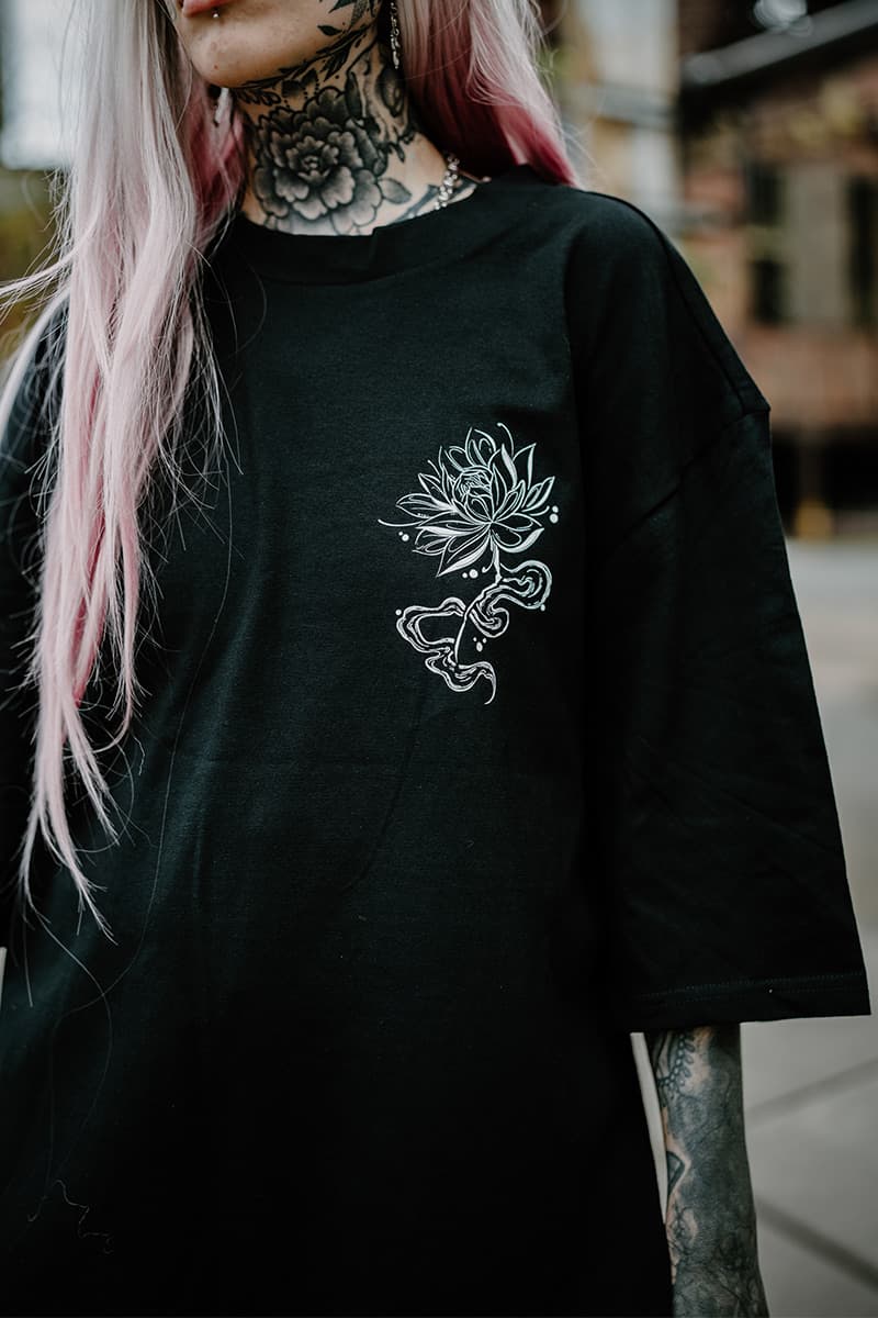 SERPENT OF SIAM OVERSIZED TEE UNISEX image 5 SERPENT OF SIAM OVERSIZED TEE UNISEX image 5