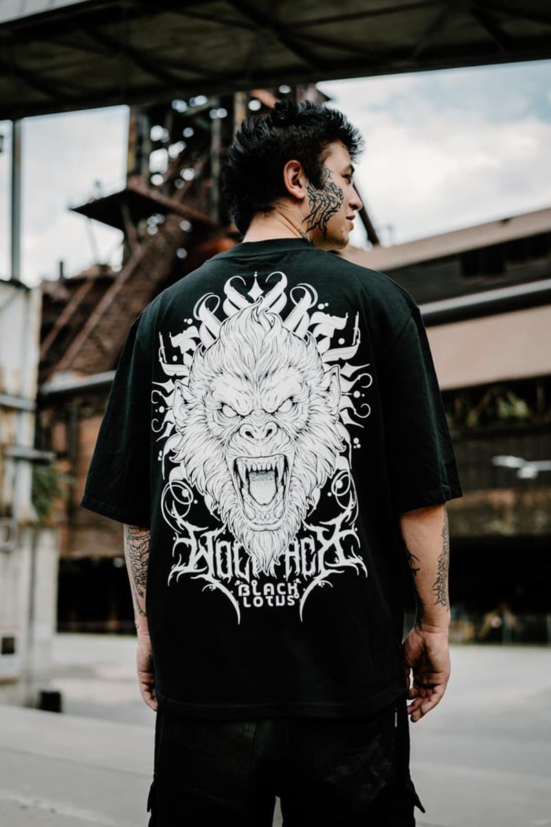 TEMPLE GUARDIAN OVERSIZED TEE UNISEX image 2 TEMPLE GUARDIAN OVERSIZED TEE UNISEX image 2