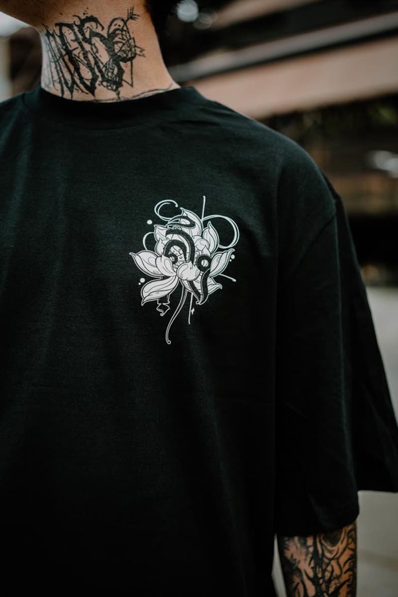 TEMPLE GUARDIAN OVERSIZED TEE UNISEX image 4 TEMPLE GUARDIAN OVERSIZED TEE UNISEX image 4