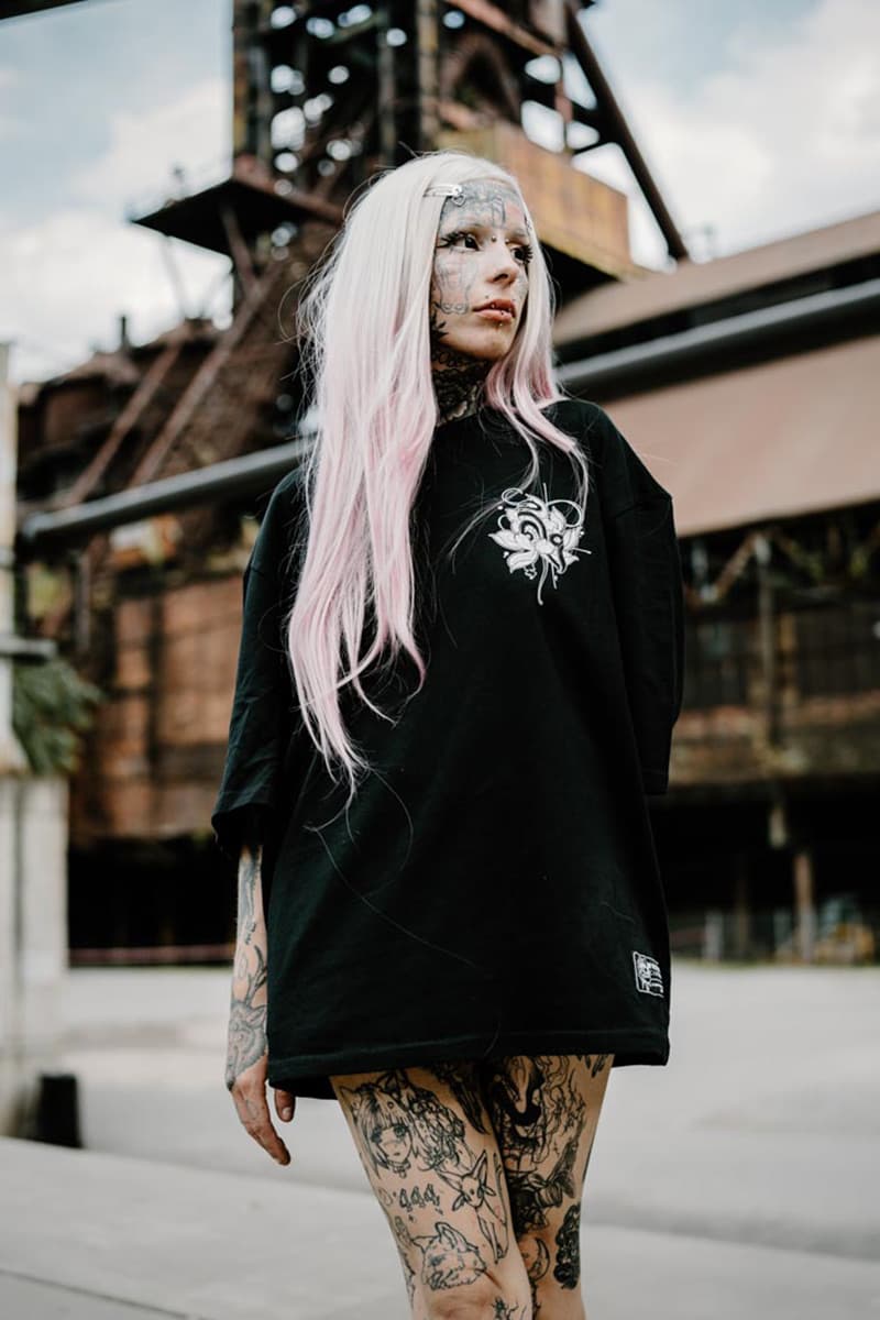 TEMPLE GUARDIAN OVERSIZED TEE UNISEX image 5 TEMPLE GUARDIAN OVERSIZED TEE UNISEX image 5