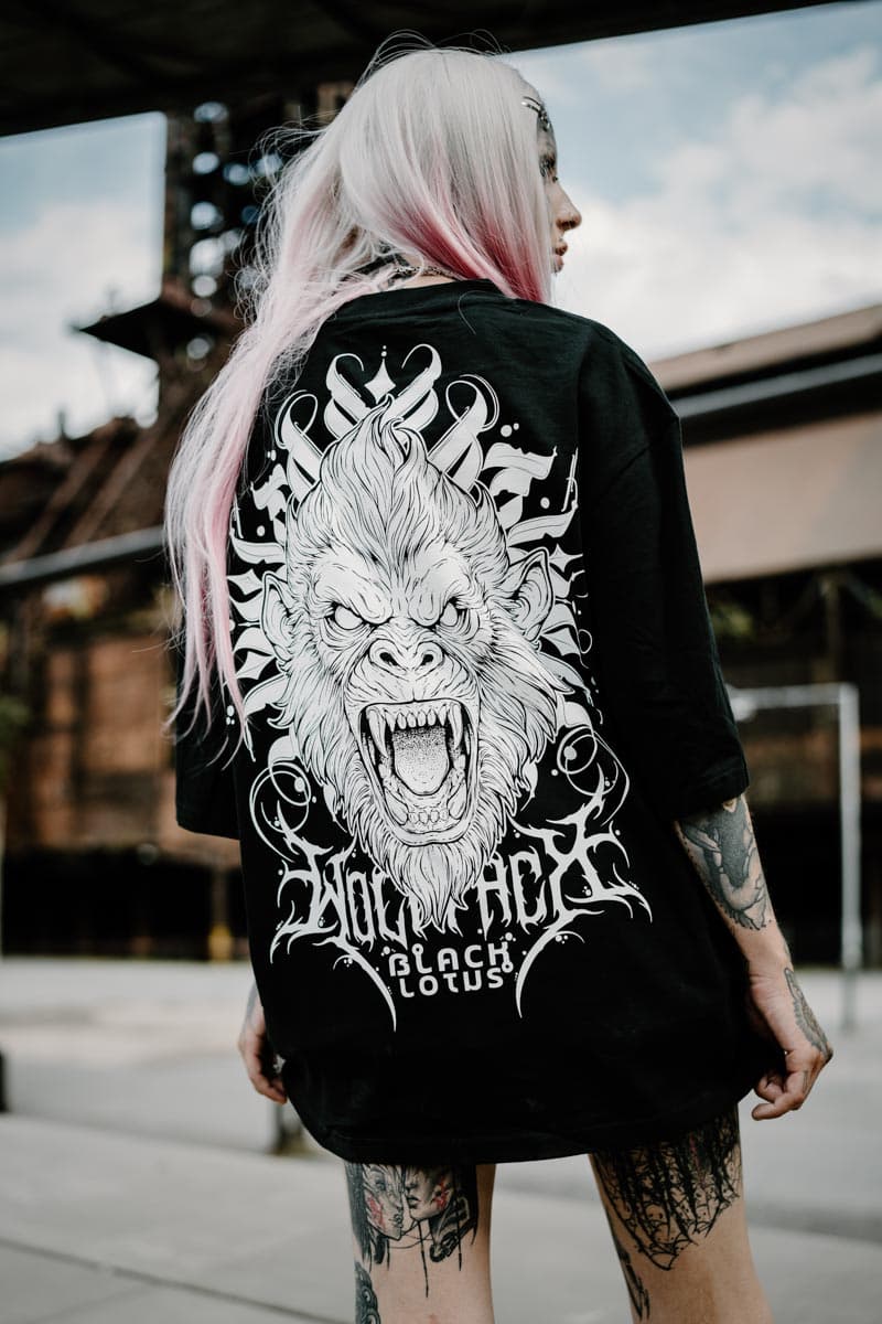 TEMPLE GUARDIAN OVERSIZED TEE UNISEX image 8 TEMPLE GUARDIAN OVERSIZED TEE UNISEX image 8