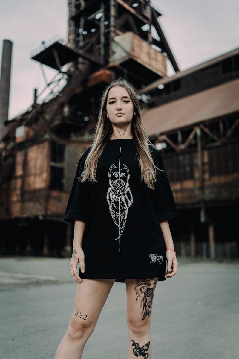 CONNECTION OVERSIZED TEE UNISEX image 2 CONNECTION OVERSIZED TEE UNISEX image 2