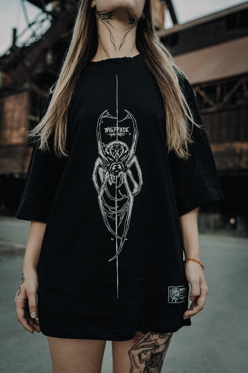 CONNECTION OVERSIZED TEE UNISEX image 4 CONNECTION OVERSIZED TEE UNISEX image 4