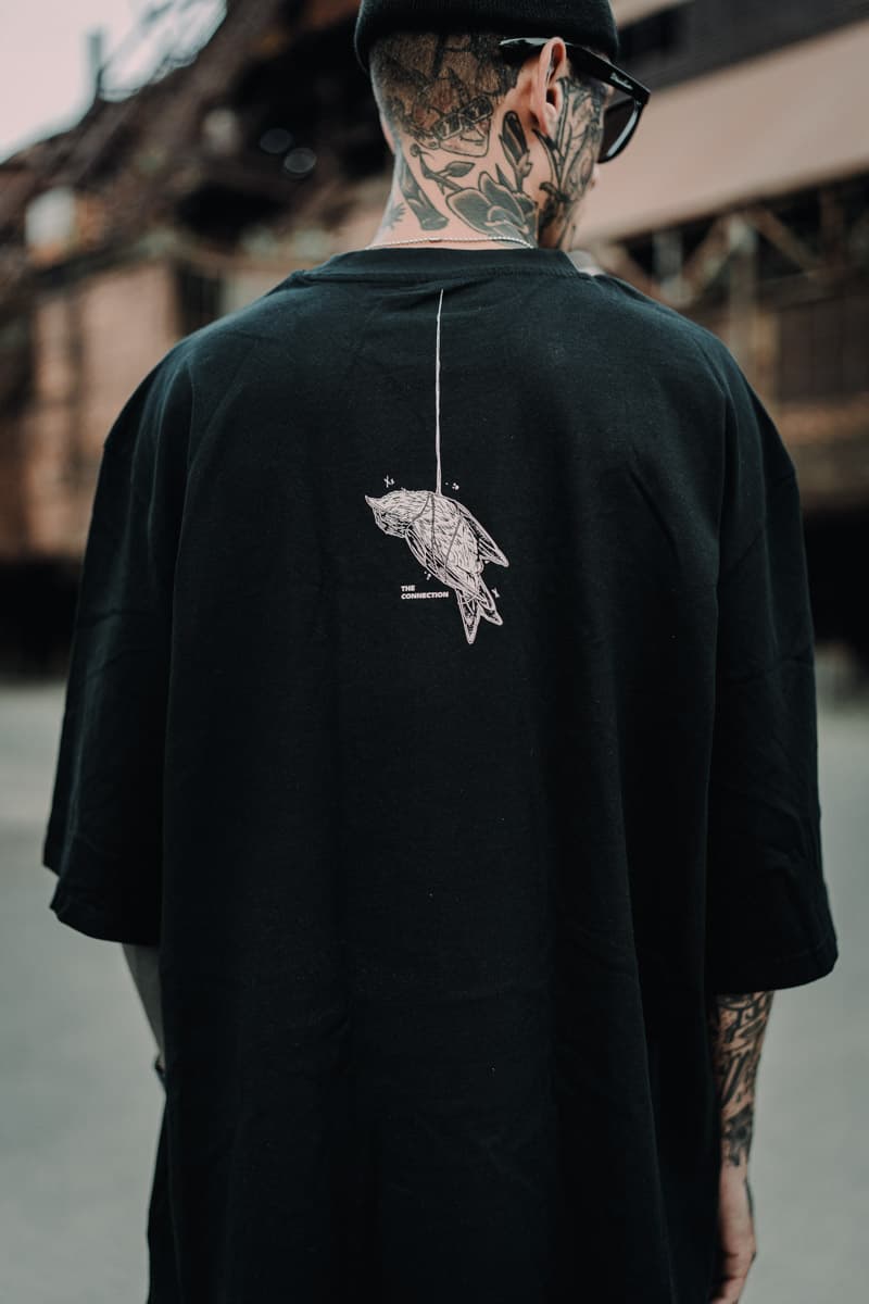 CONNECTION OVERSIZED TEE UNISEX image 8 CONNECTION OVERSIZED TEE UNISEX image 8