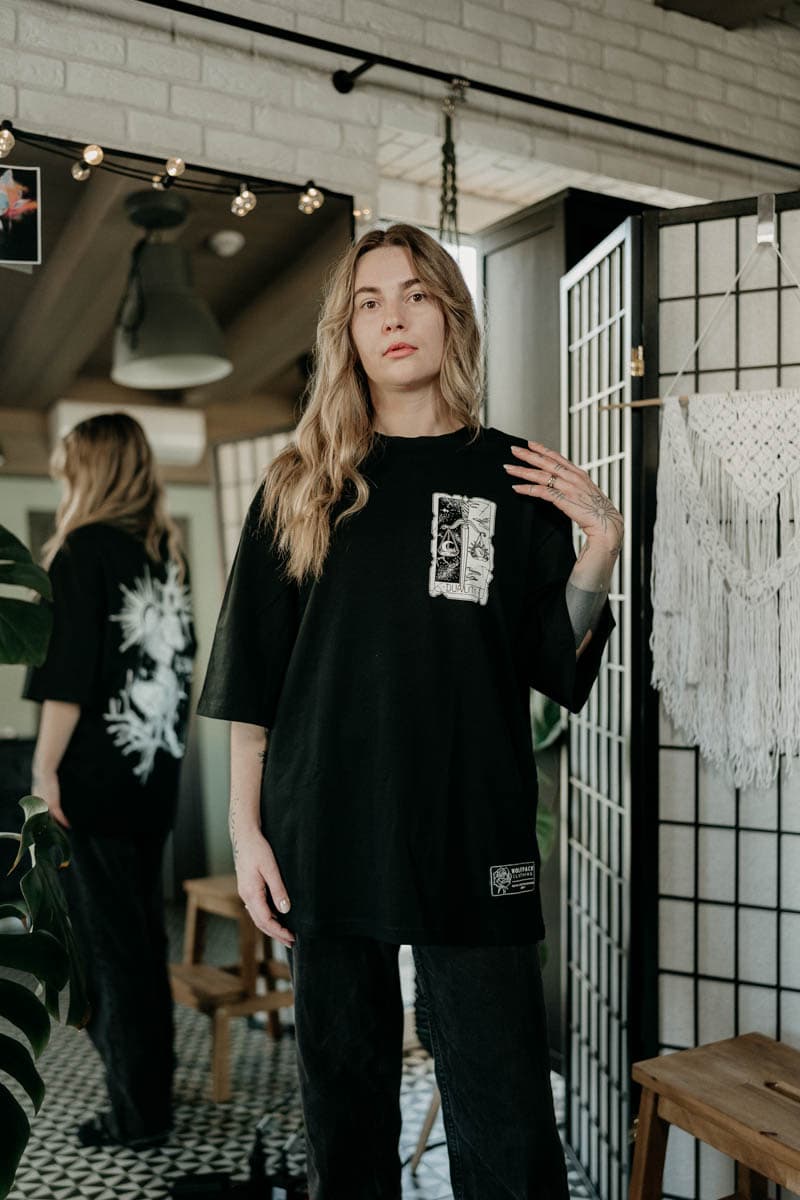 THE DUALITY OVERSIZED TEE UNISEX image 5 THE DUALITY OVERSIZED TEE UNISEX image 5