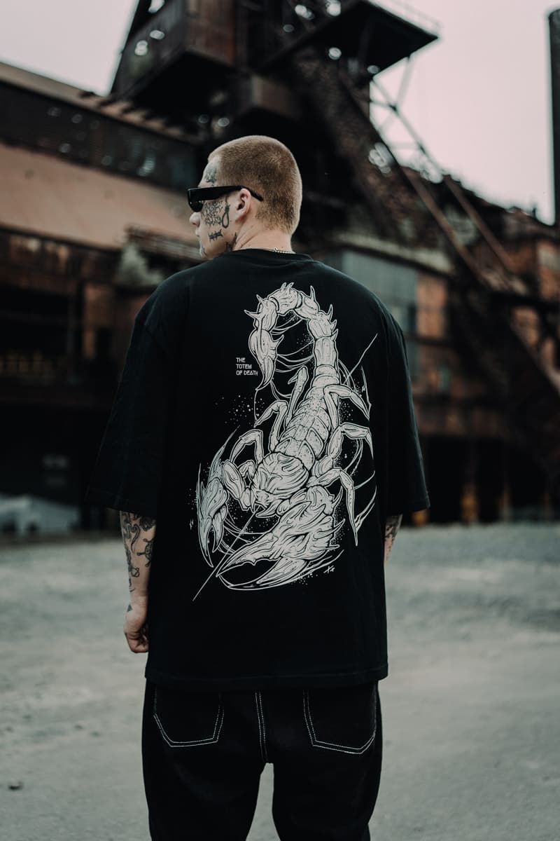 TOTEM OF DEATH OVERSIZED TEE UNISEX image 2 TOTEM OF DEATH OVERSIZED TEE UNISEX image 2