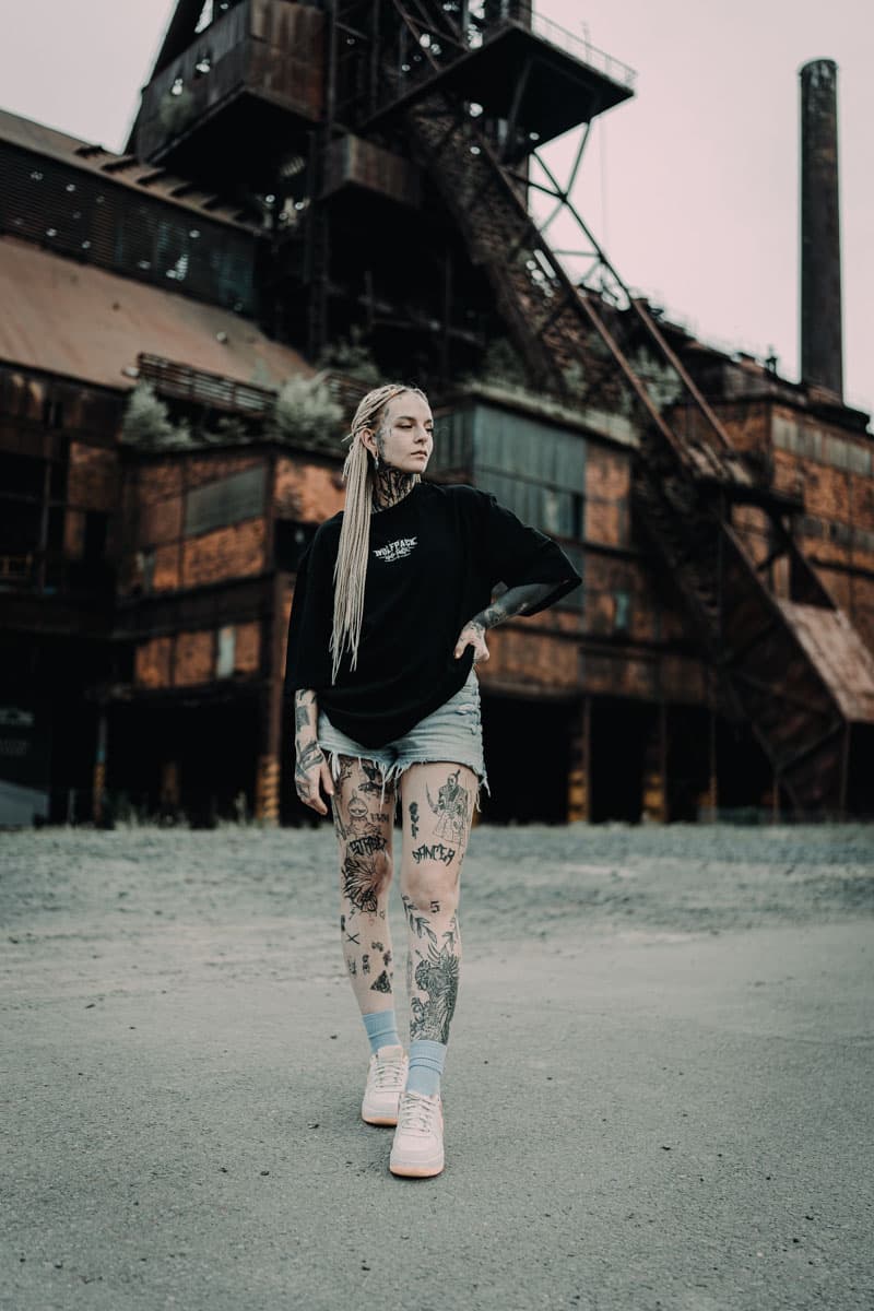 TOTEM OF DEATH OVERSIZED TEE UNISEX image 6 TOTEM OF DEATH OVERSIZED TEE UNISEX image 6