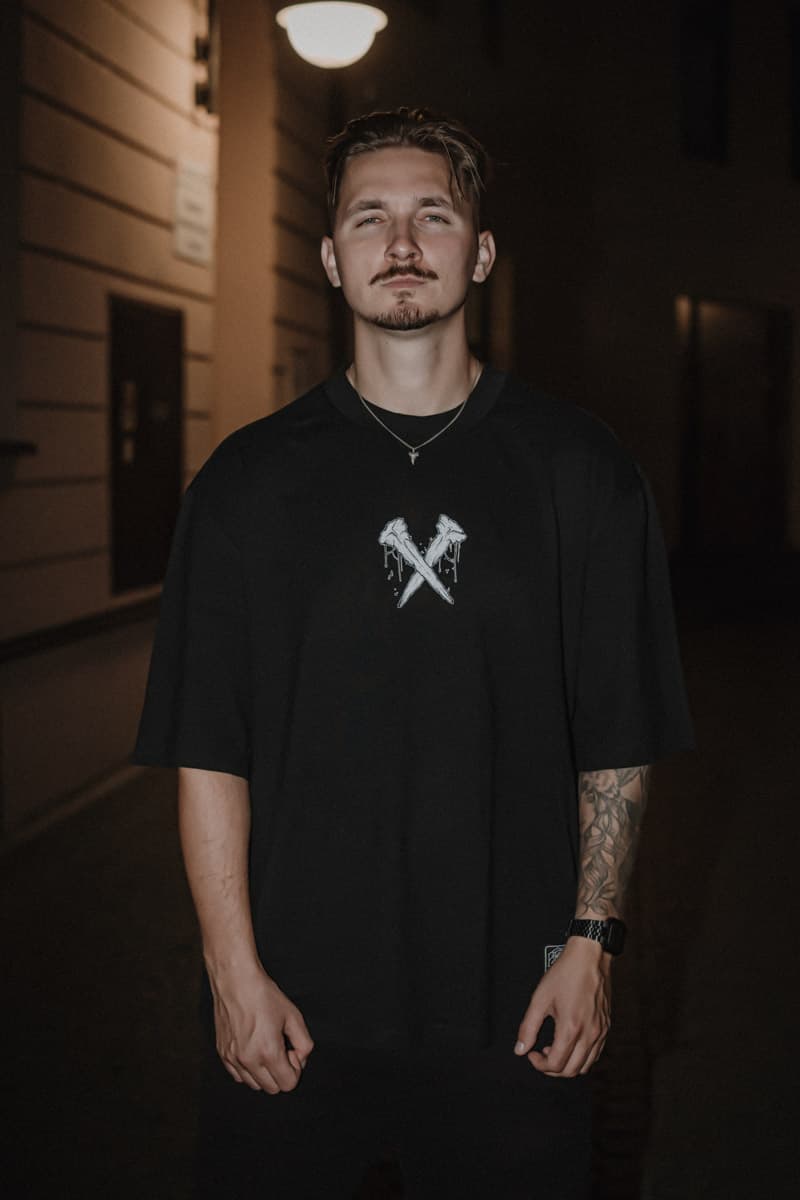 UNDEAD OVERSIZED TEE UNISEX image 5 UNDEAD OVERSIZED TEE UNISEX image 5