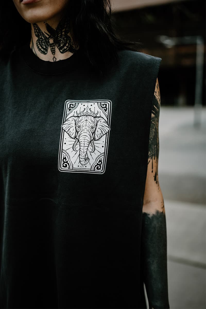 ROYAL TUSKS HEAVY FADED TANK UNISEX image 7 ROYAL TUSKS HEAVY FADED TANK UNISEX image 7