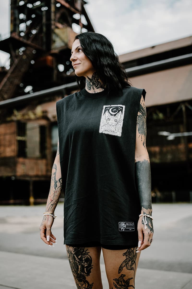 THE MOON HEAVY FADED TANK UNISEX image 6 THE MOON HEAVY FADED TANK UNISEX image 6