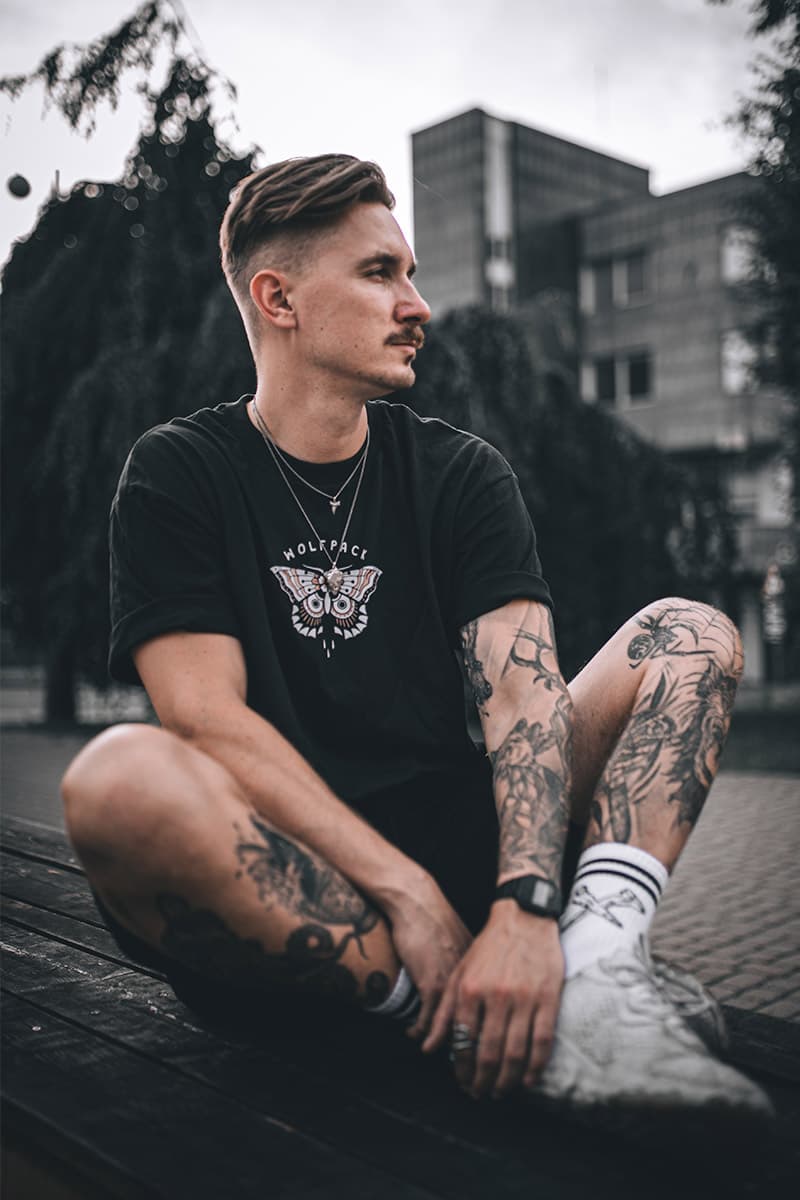 ELUSIVE BUTTERFLY TEE UNISEX image 2 ELUSIVE BUTTERFLY TEE UNISEX image 2