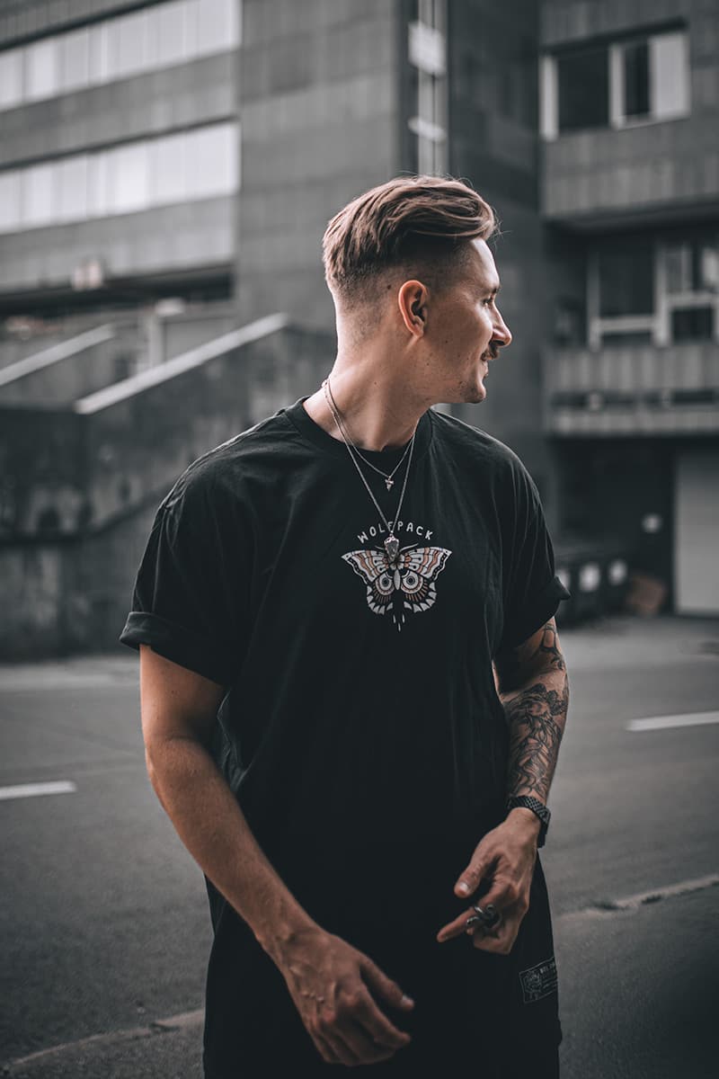 ELUSIVE BUTTERFLY TEE UNISEX image 3 ELUSIVE BUTTERFLY TEE UNISEX image 3