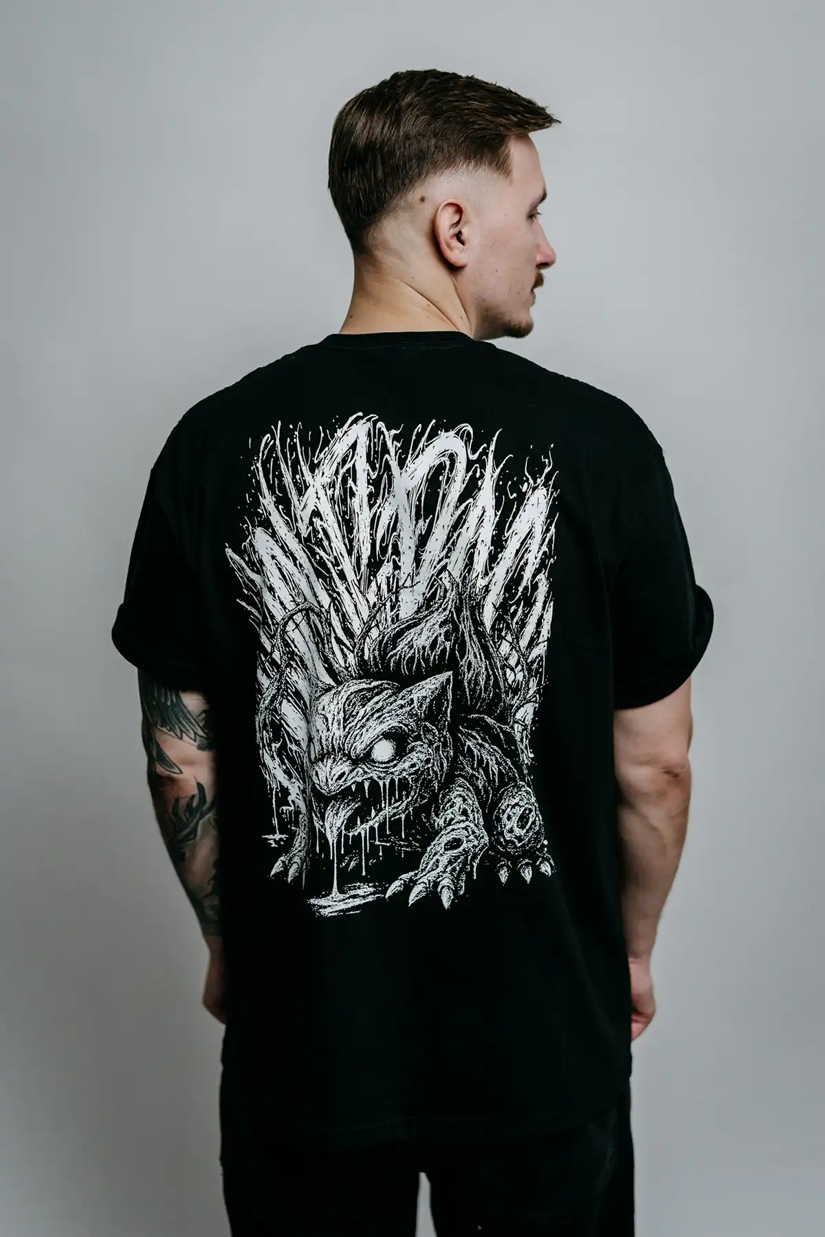 GRAVEBACK TEE UNISEX image 2 GRAVEBACK TEE UNISEX image 2