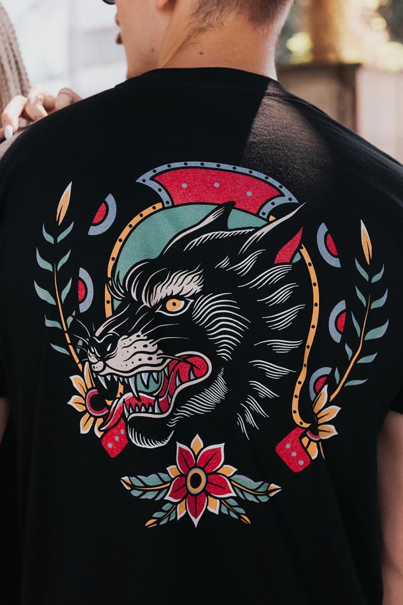 OLD SCHOOL WOLF TEE UNISEX image 3 OLD SCHOOL WOLF TEE UNISEX image 3