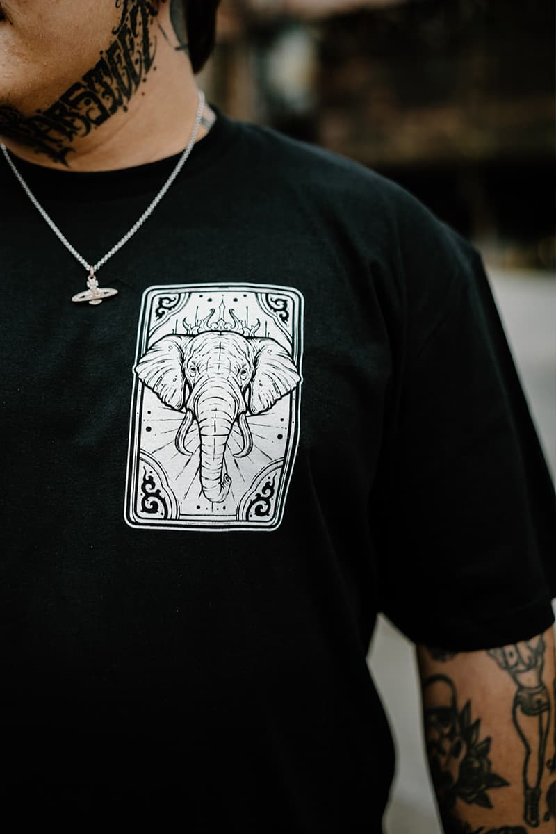 ROYAL TUSKS TEE UNISEX image 7 ROYAL TUSKS TEE UNISEX image 7