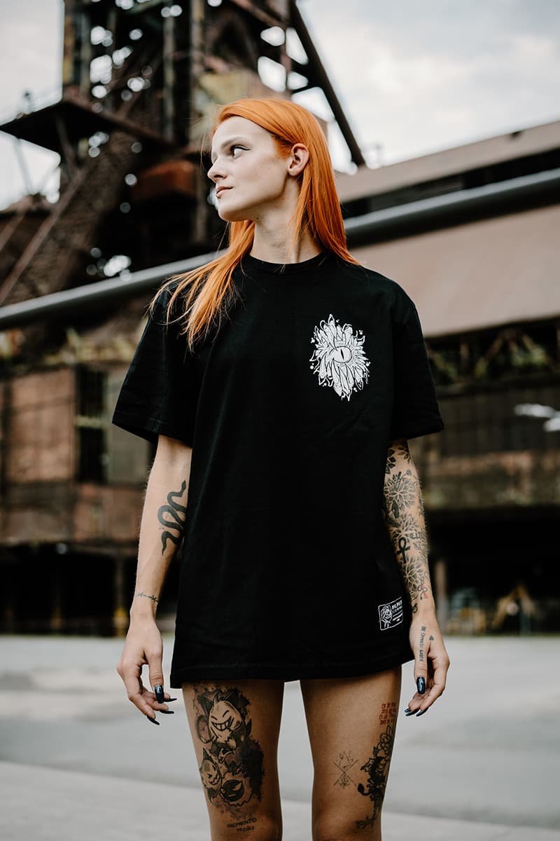 SCALES & SILENCE TEE UNISEX image 4 SCALES & SILENCE TEE UNISEX image 4