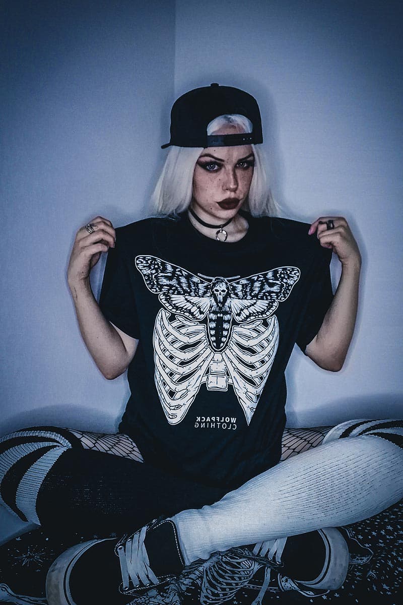 SILENT WOLVES TEE UNISEX image 2 SILENT WOLVES TEE UNISEX image 2