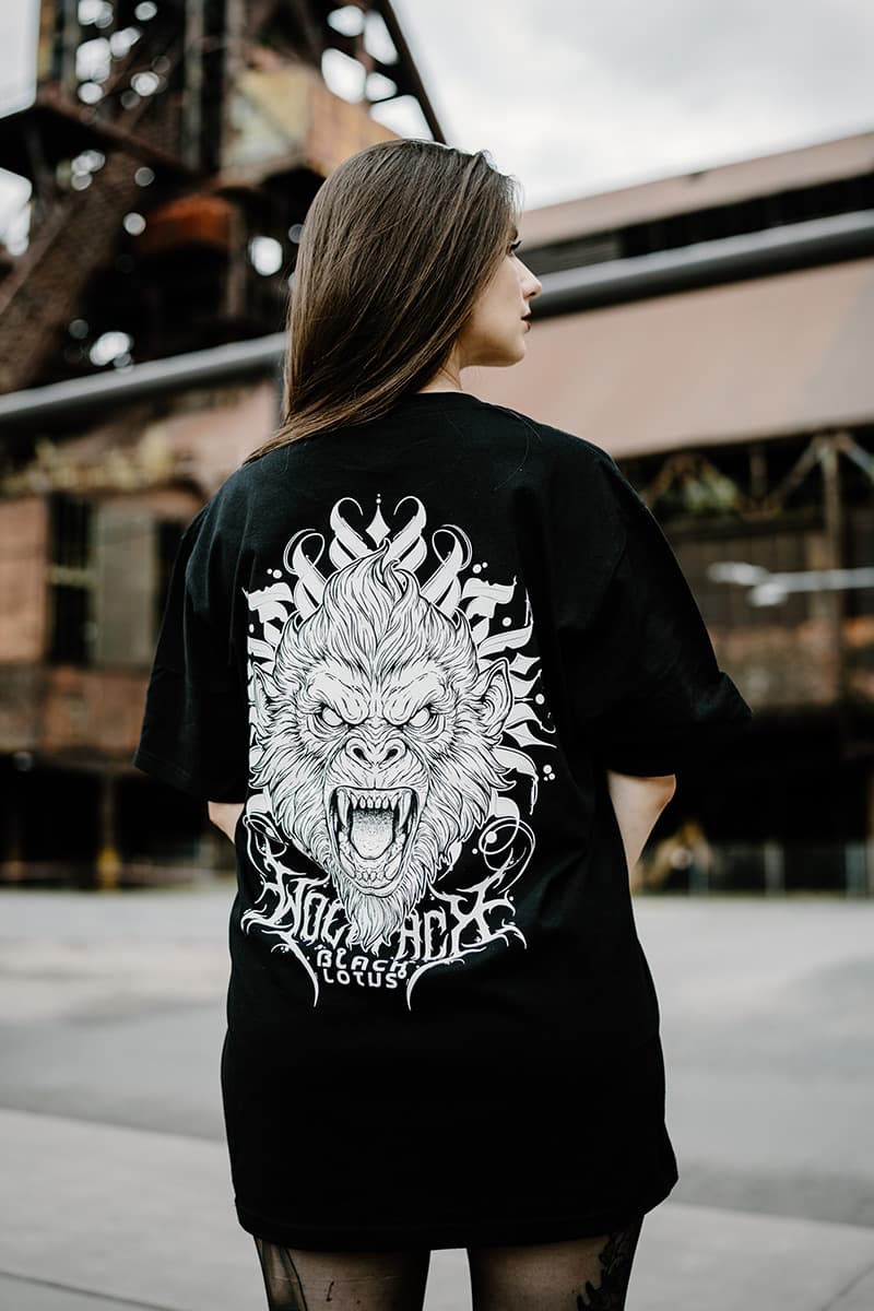 TEMPLE GUARDIAN TEE UNISEX image 6 TEMPLE GUARDIAN TEE UNISEX image 6