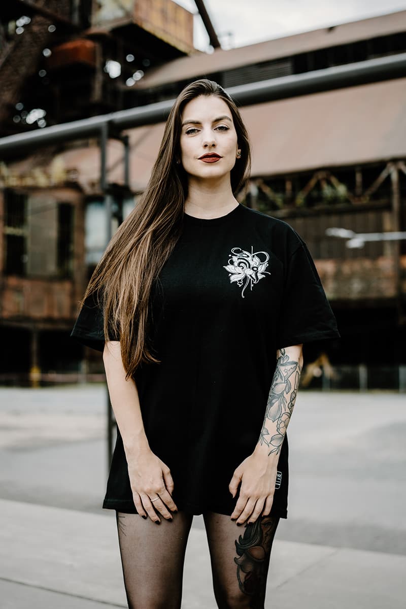 TEMPLE GUARDIAN TEE UNISEX image 8 TEMPLE GUARDIAN TEE UNISEX image 8