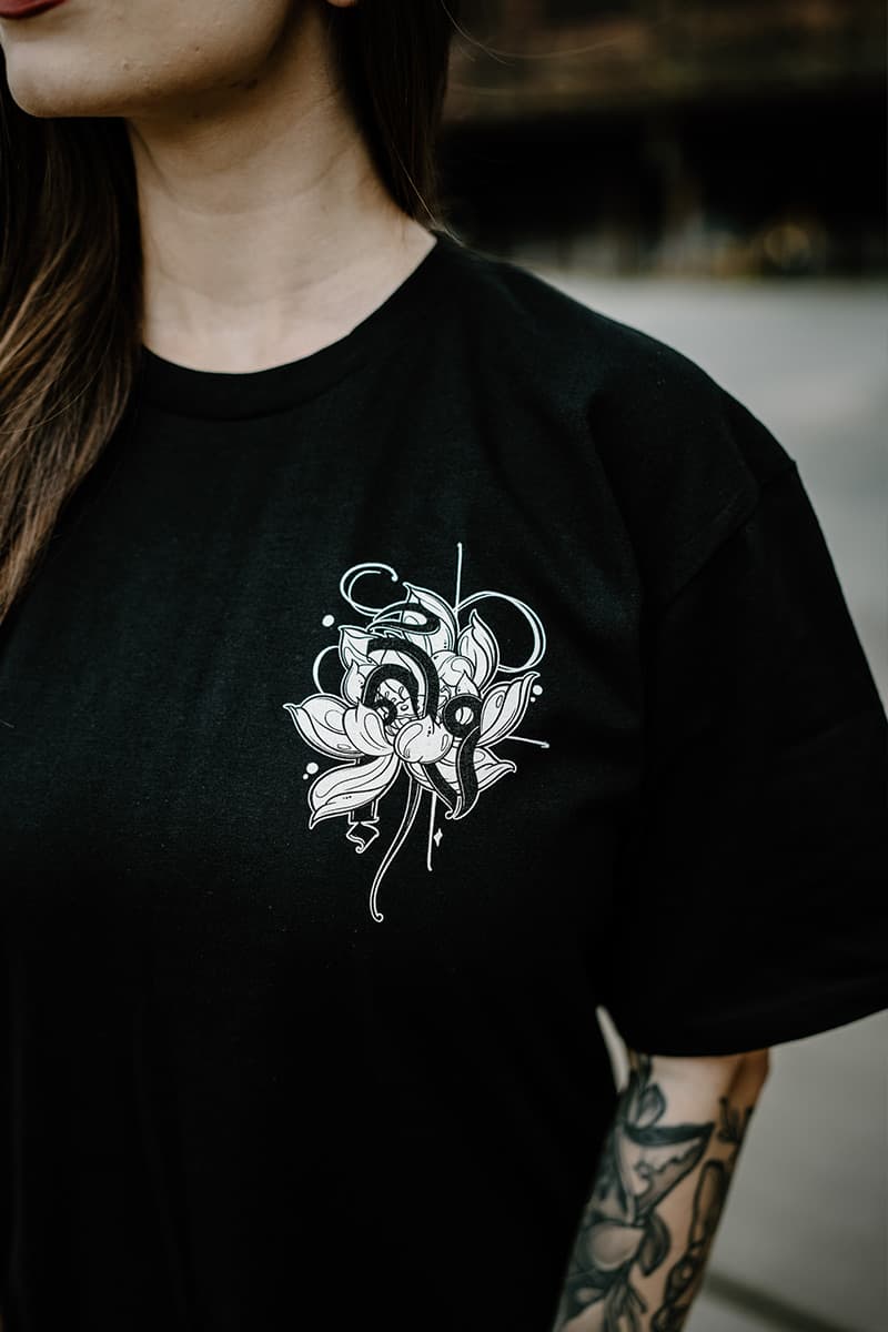 TEMPLE GUARDIAN TEE UNISEX image 9 TEMPLE GUARDIAN TEE UNISEX image 9