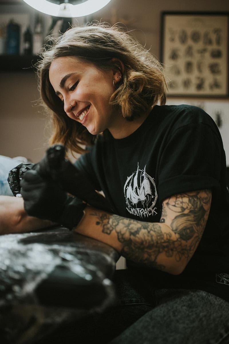 THE HUNTERS TEE UNISEX image 4 THE HUNTERS TEE UNISEX image 4