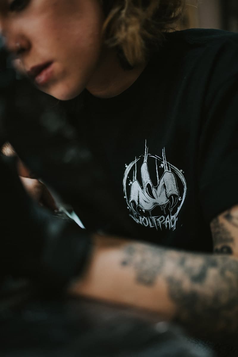 THE HUNTERS TEE UNISEX image 5 THE HUNTERS TEE UNISEX image 5