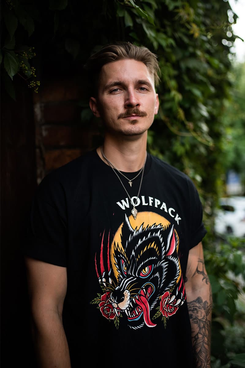 TRADITIONAL WOLF TEE UNISEX image 3 TRADITIONAL WOLF TEE UNISEX image 3